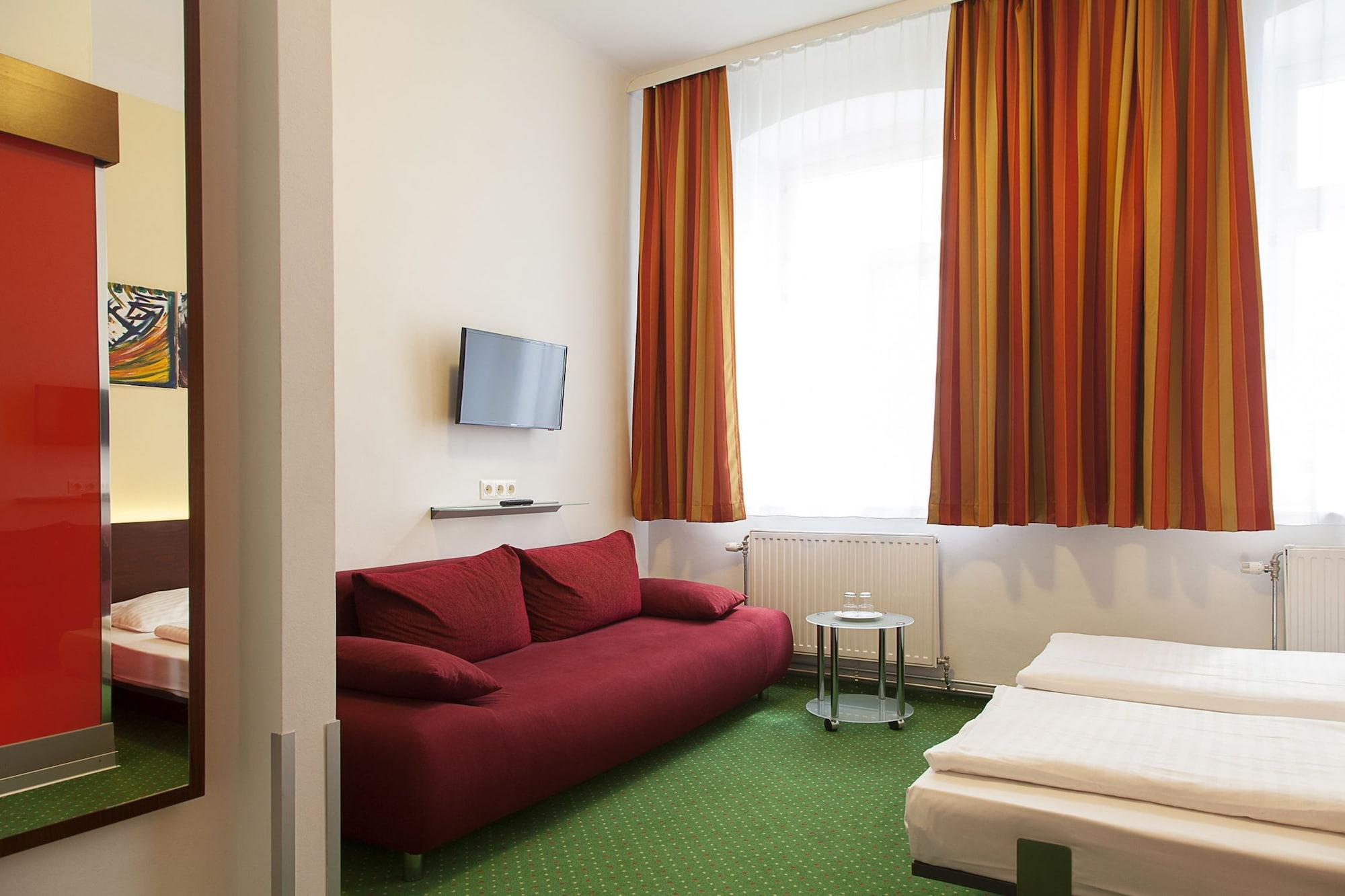 Pension Stadthalle Vienna Exterior photo