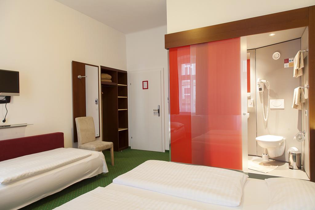 Pension Stadthalle Vienna Exterior photo
